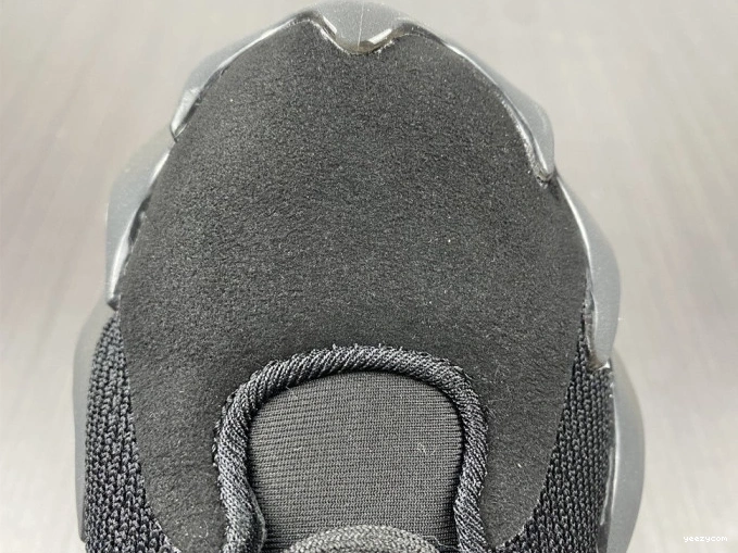 YEEZY ADIDAS H68032 400 1104